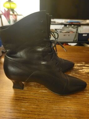 Nine West Black Lace-Up Pointed-Heel Ankle Boots